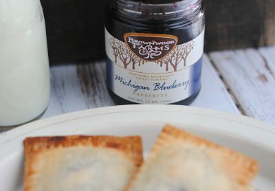 Brownwood Farms Blueberry Hand Pies - homemade pop-tarts but a healthy version!