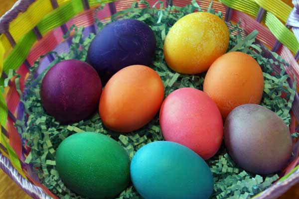 DIY Easter Egg Coloring #Easter #DIY